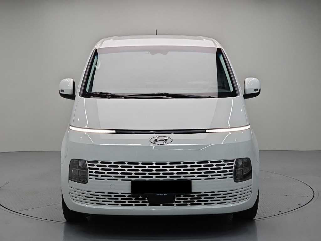 Hyundai Staria — photo 01