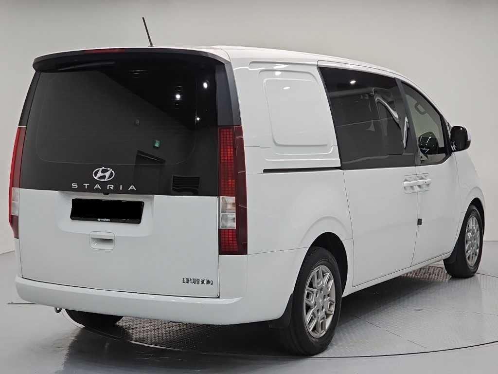 Hyundai Staria — photo 03