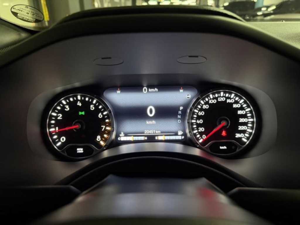 Jeep Renegade — photo 09