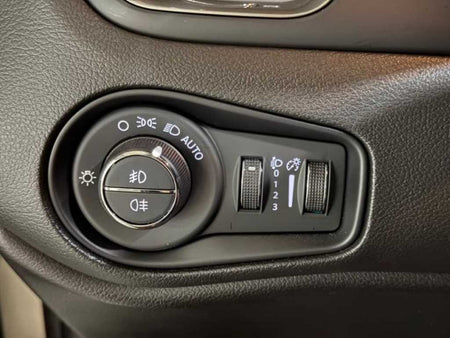 Jeep Renegade — photo 13