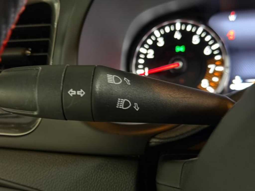 Jeep Renegade — photo 14