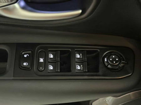 Jeep Renegade — photo 16