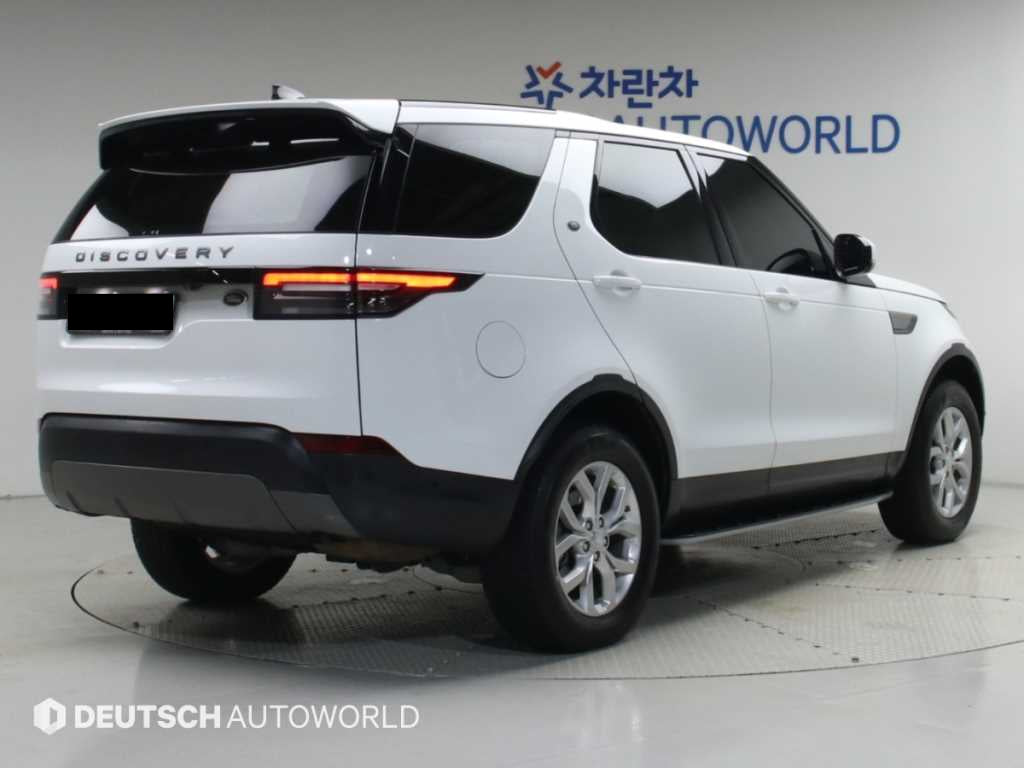 Land Rover Discovery — photo 02