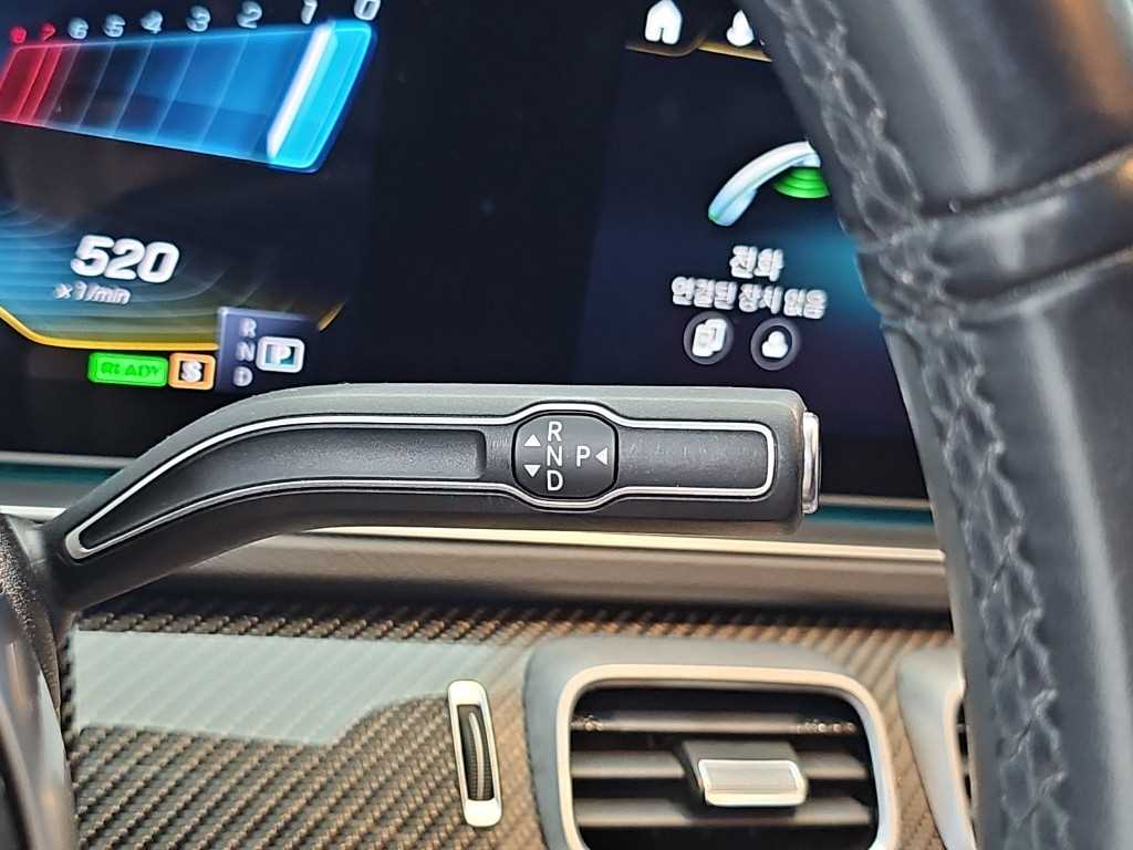 Mercedes-Benz GLE-Class — photo 08