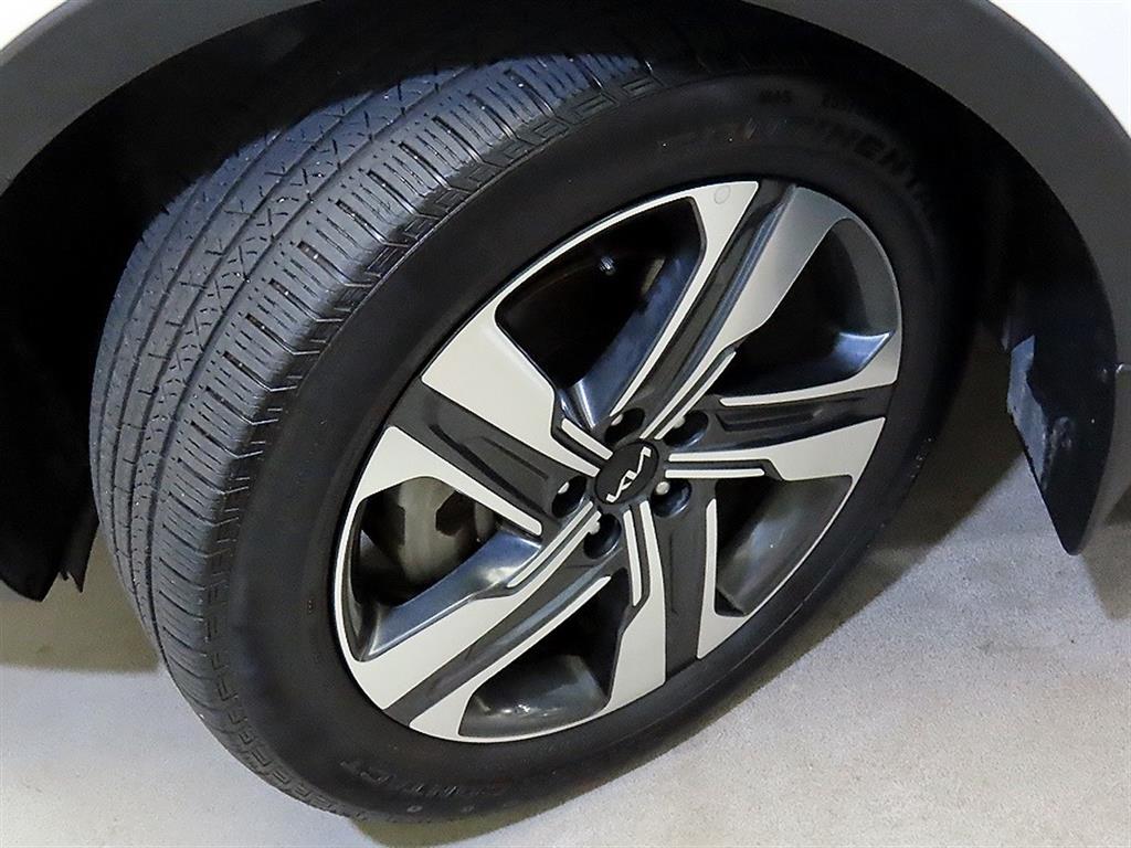 Kia Sorento — photo 20