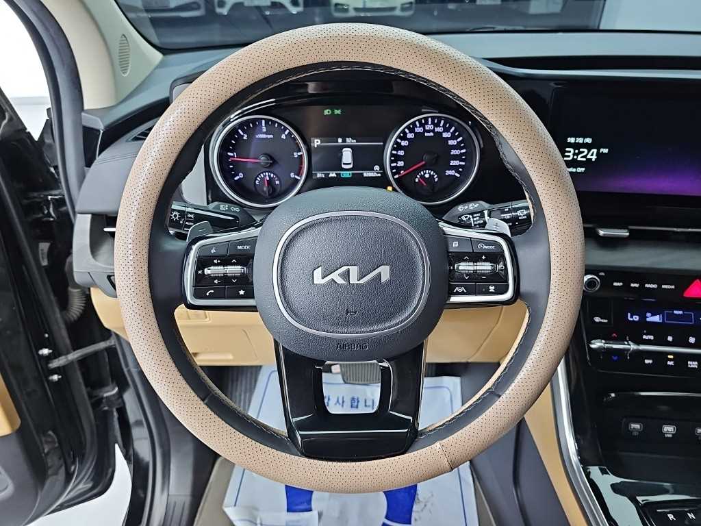Kia Carnival — photo 09