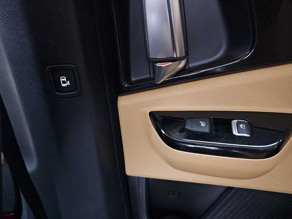 Kia Carnival — photo 14