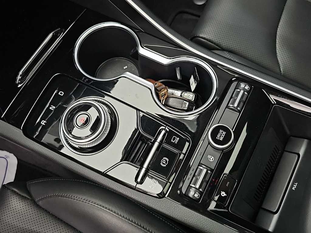 Kia K5 — photo 08