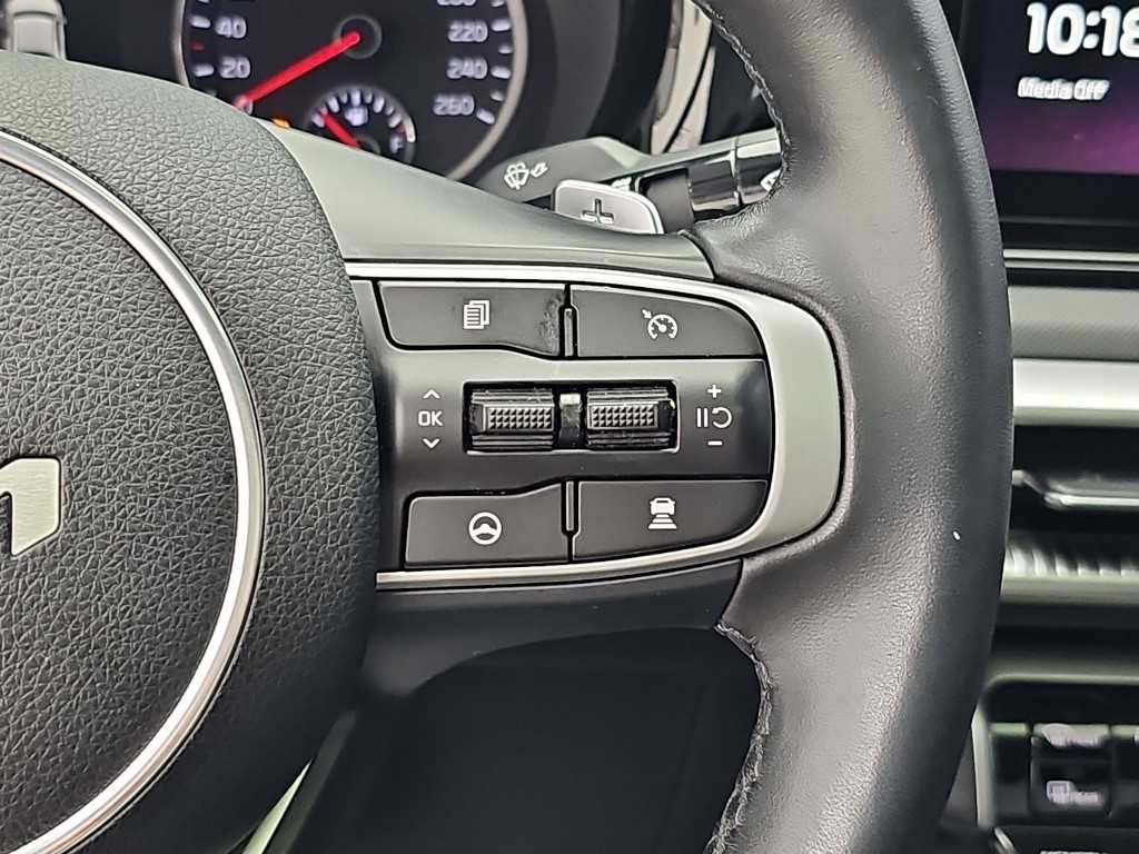 Kia K5 — photo 18