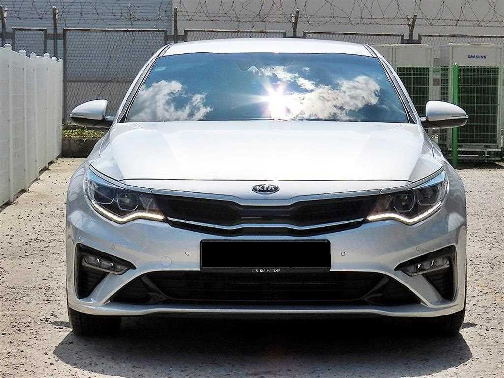 Kia K5 — photo 01
