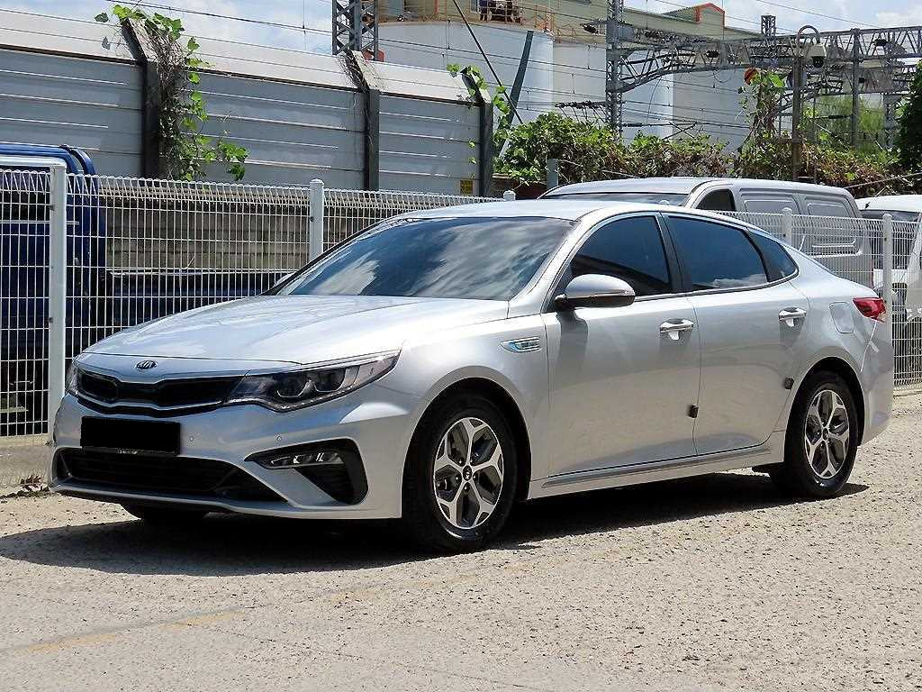 Kia K5 — photo 02