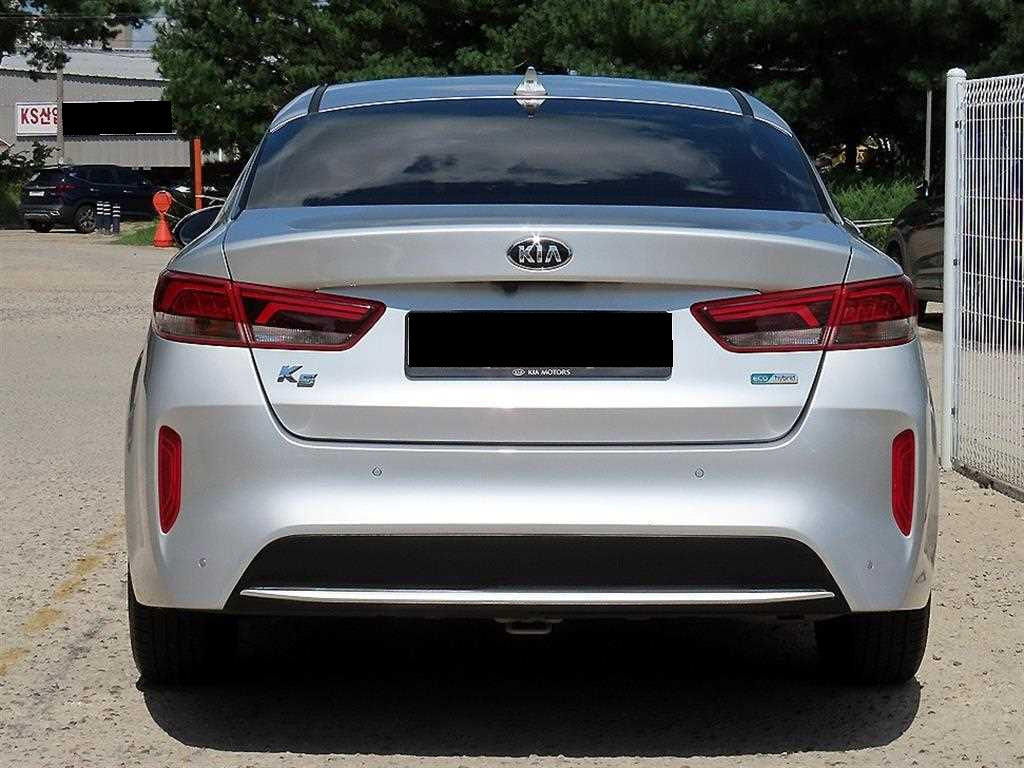 Kia K5 — photo 04