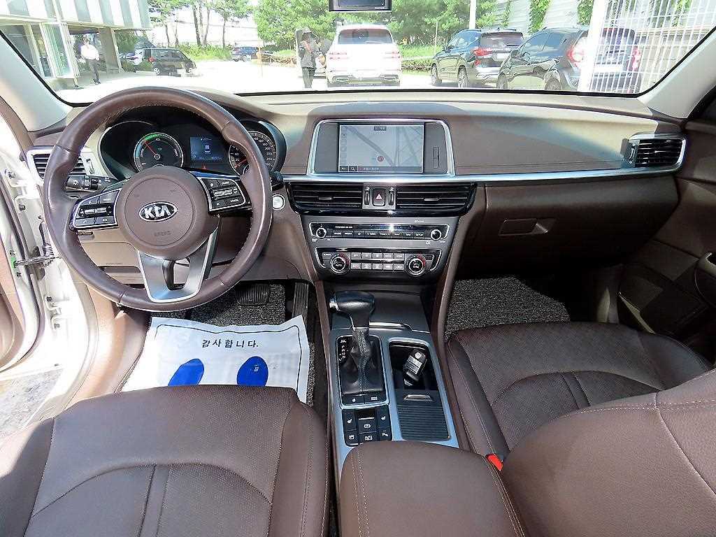Kia K5 — photo 07