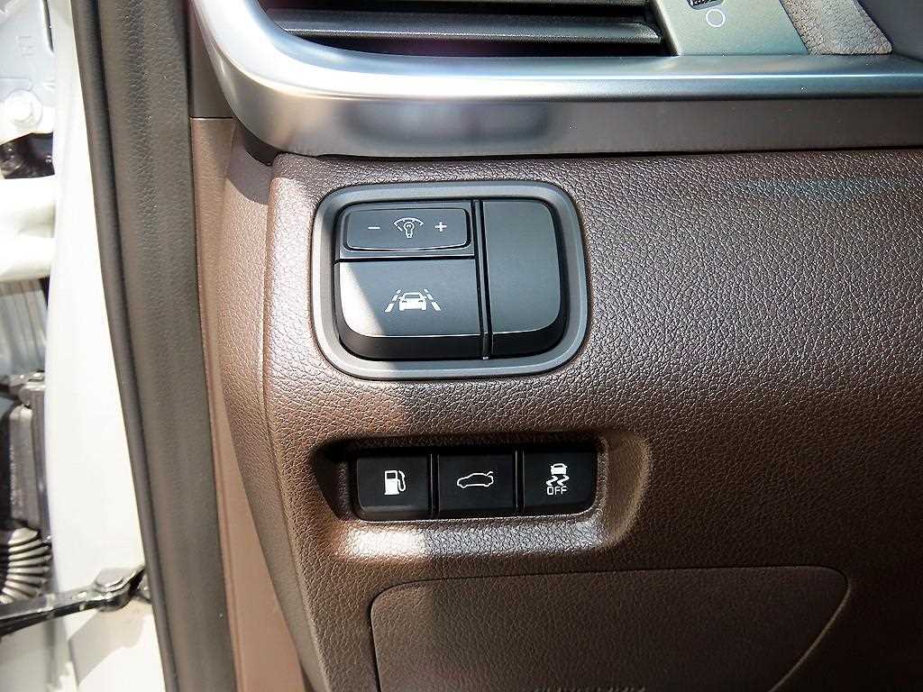 Kia K5 — photo 12