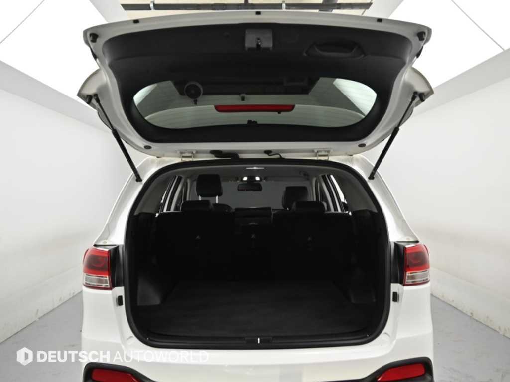 Kia Sorento — photo 19