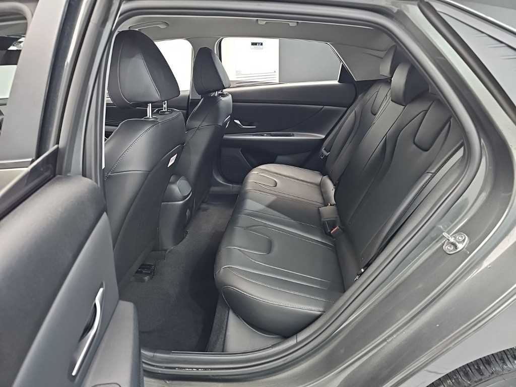 Hyundai Avante — photo 12