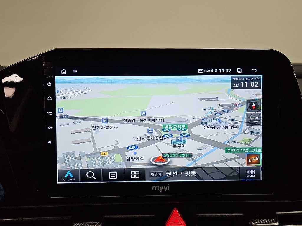 Hyundai Avante — photo 13