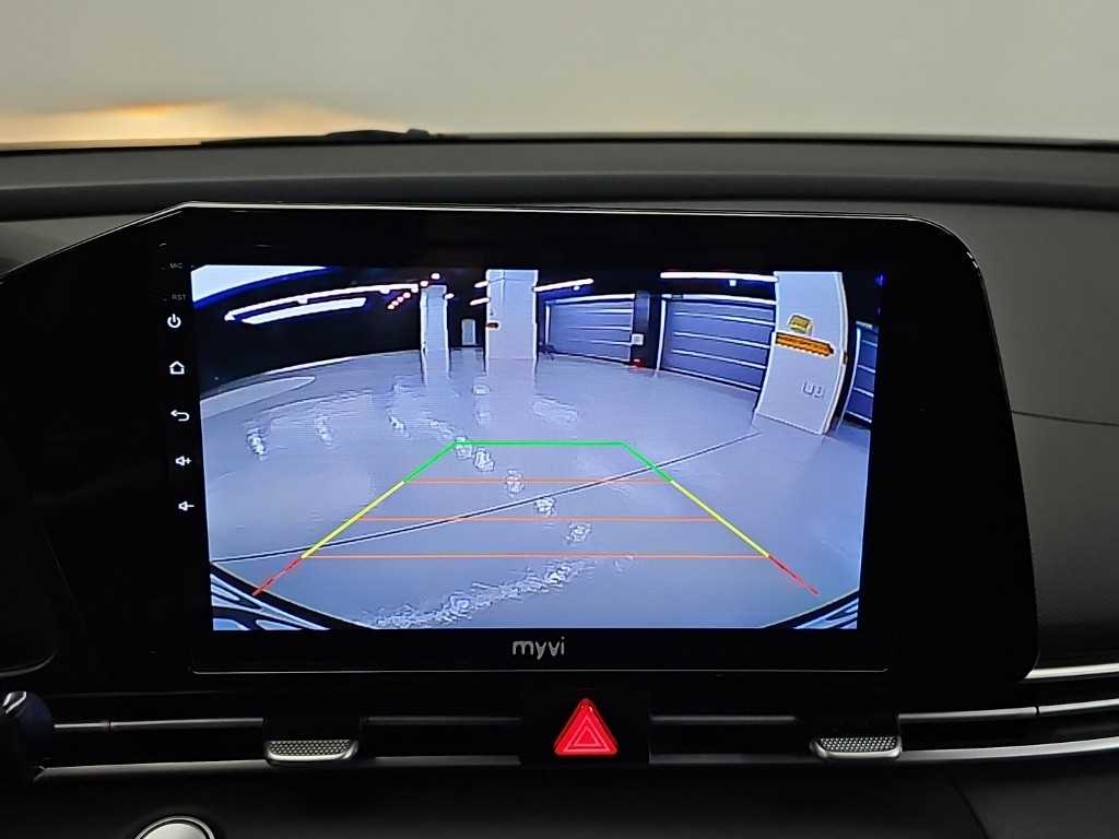 Hyundai Avante — photo 14