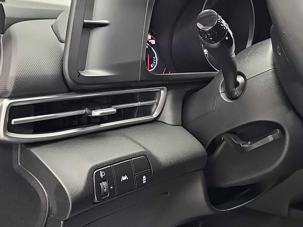Hyundai Avante — photo 16