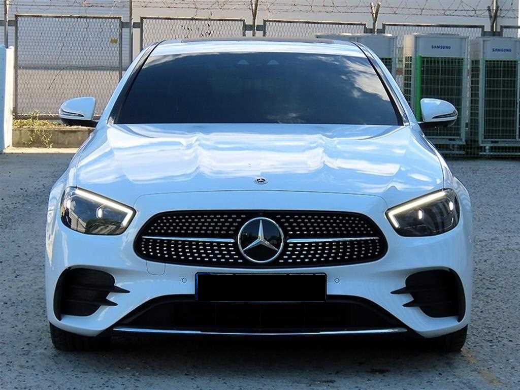 Mercedes-Benz E-Class — photo 01