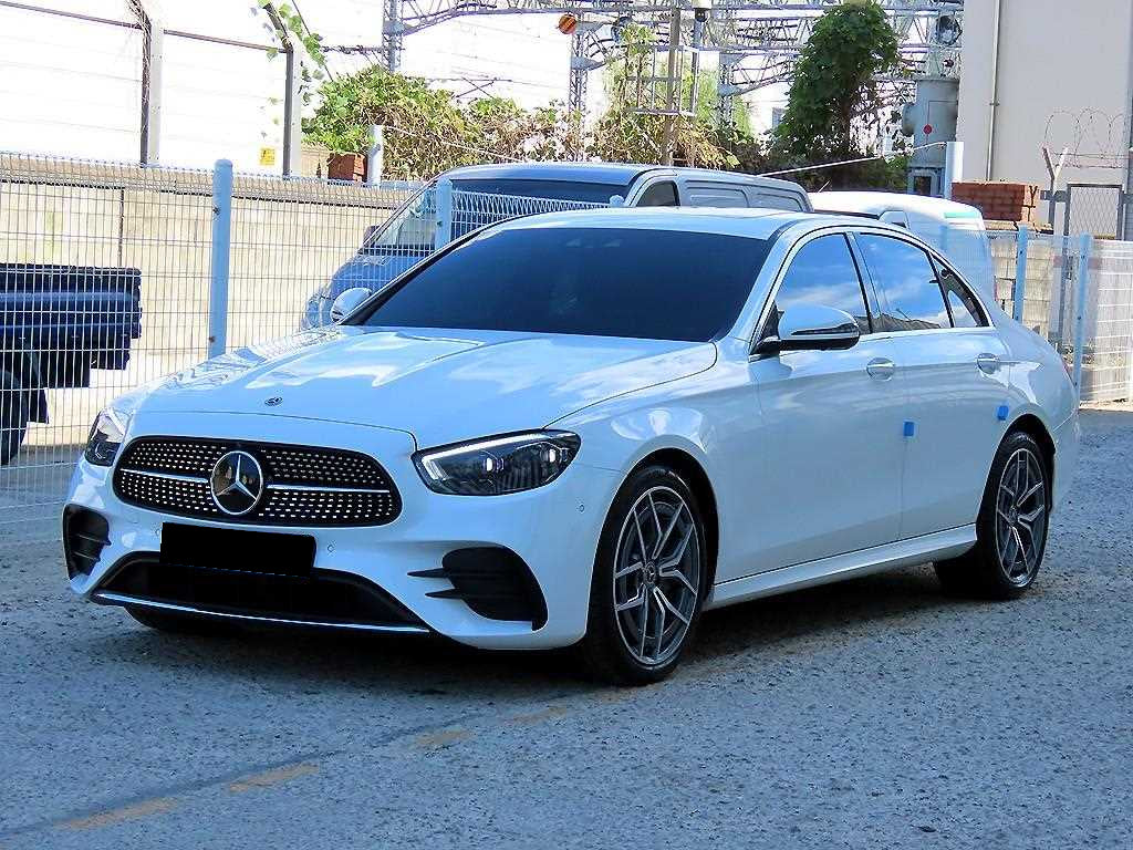 Mercedes-Benz E-Class — photo 02