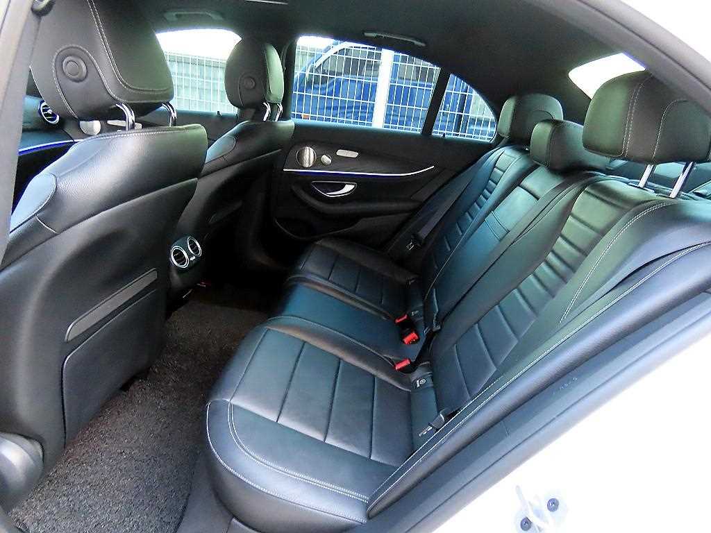 Mercedes-Benz E-Class — photo 06