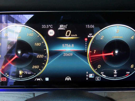 Mercedes-Benz E-Class — photo 09