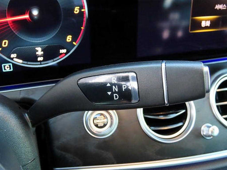 Mercedes-Benz E-Class — photo 11