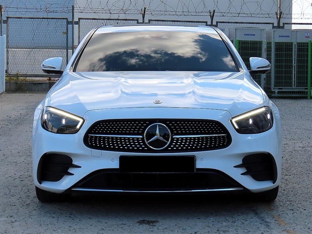 Mercedes-Benz E-Class — photo 01