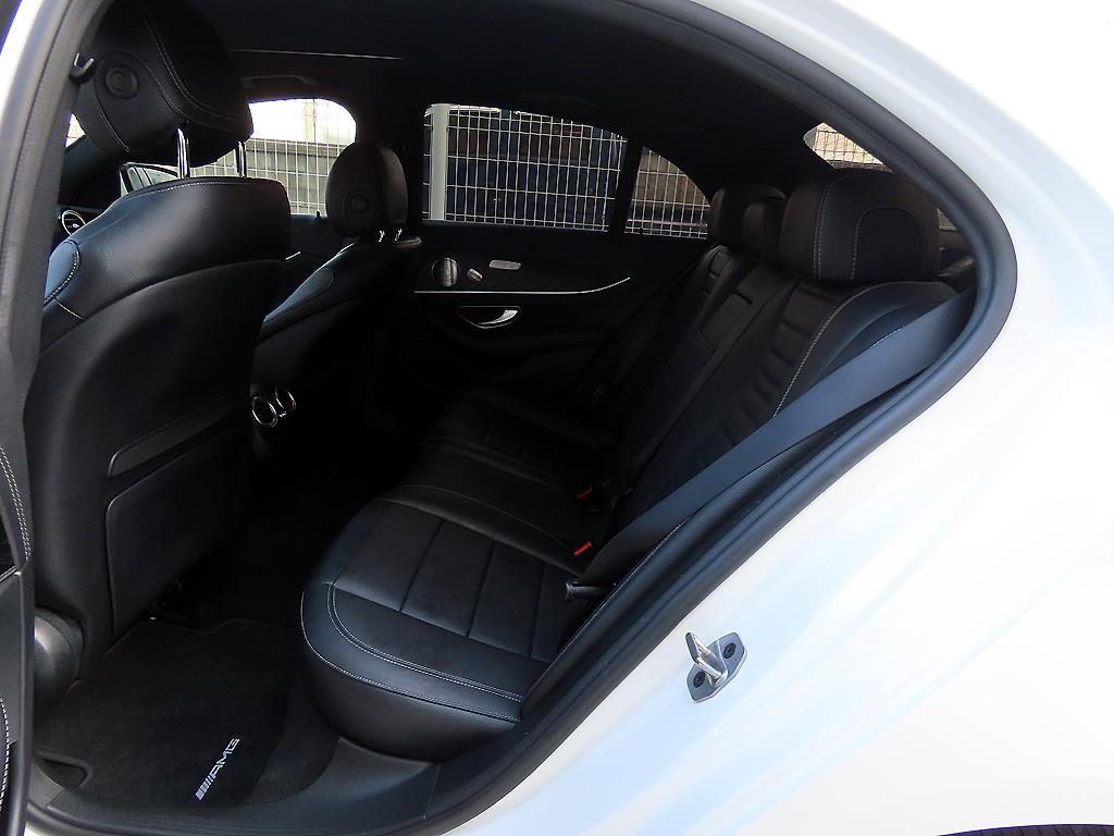 Mercedes-Benz E-Class — photo 06