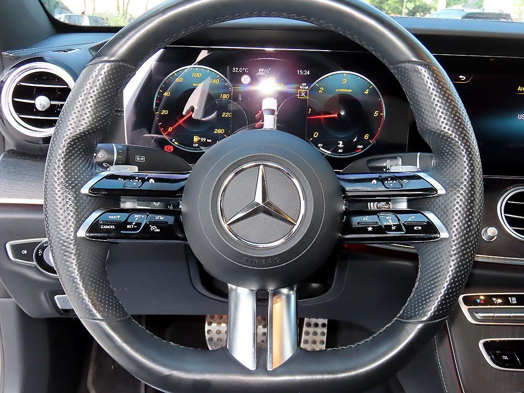Mercedes-Benz E-Class — photo 08
