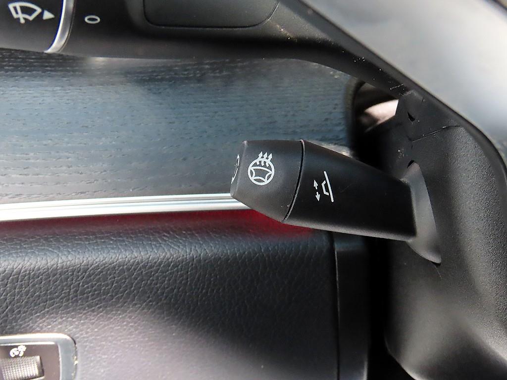 Mercedes-Benz E-Class — photo 12