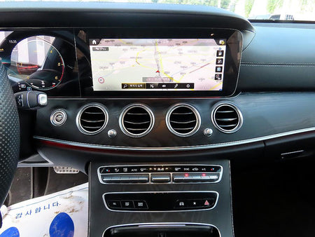 Mercedes-Benz E-Class — photo 14