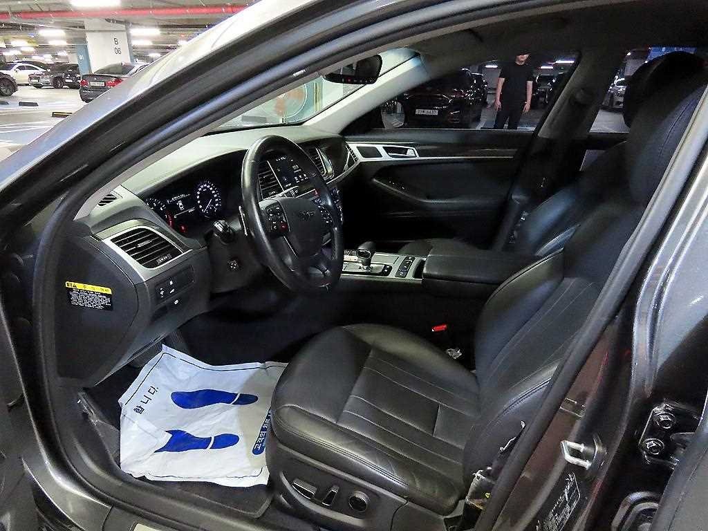 Genesis G80 — photo 06