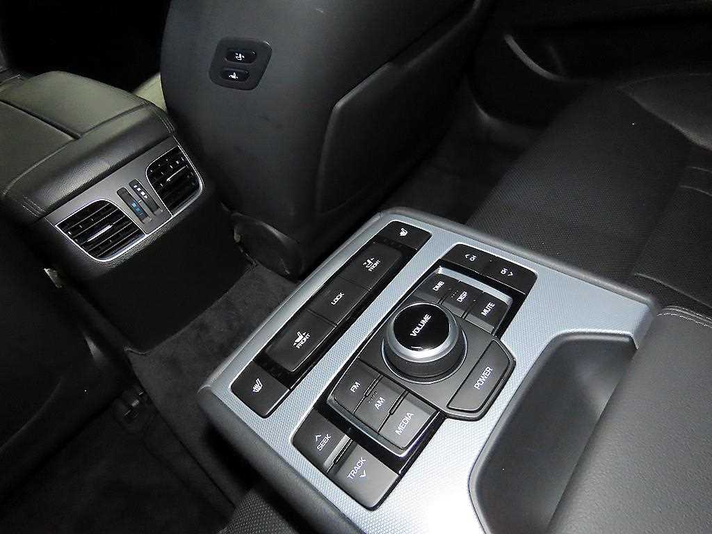 Genesis G80 — photo 18