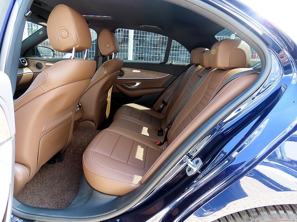 Mercedes-Benz E-Class — photo 06