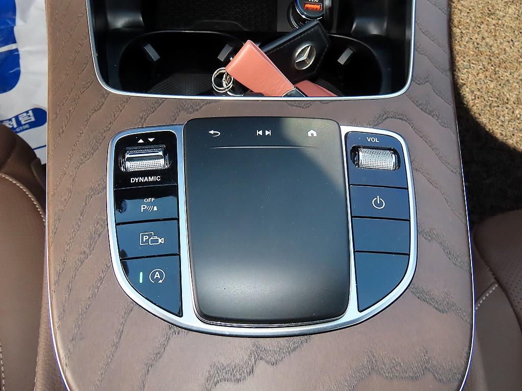 Mercedes-Benz E-Class — photo 13