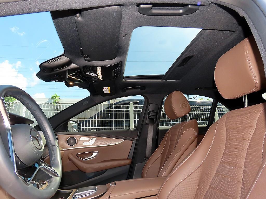 Mercedes-Benz E-Class — photo 17