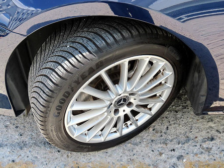Mercedes-Benz E-Class — photo 20