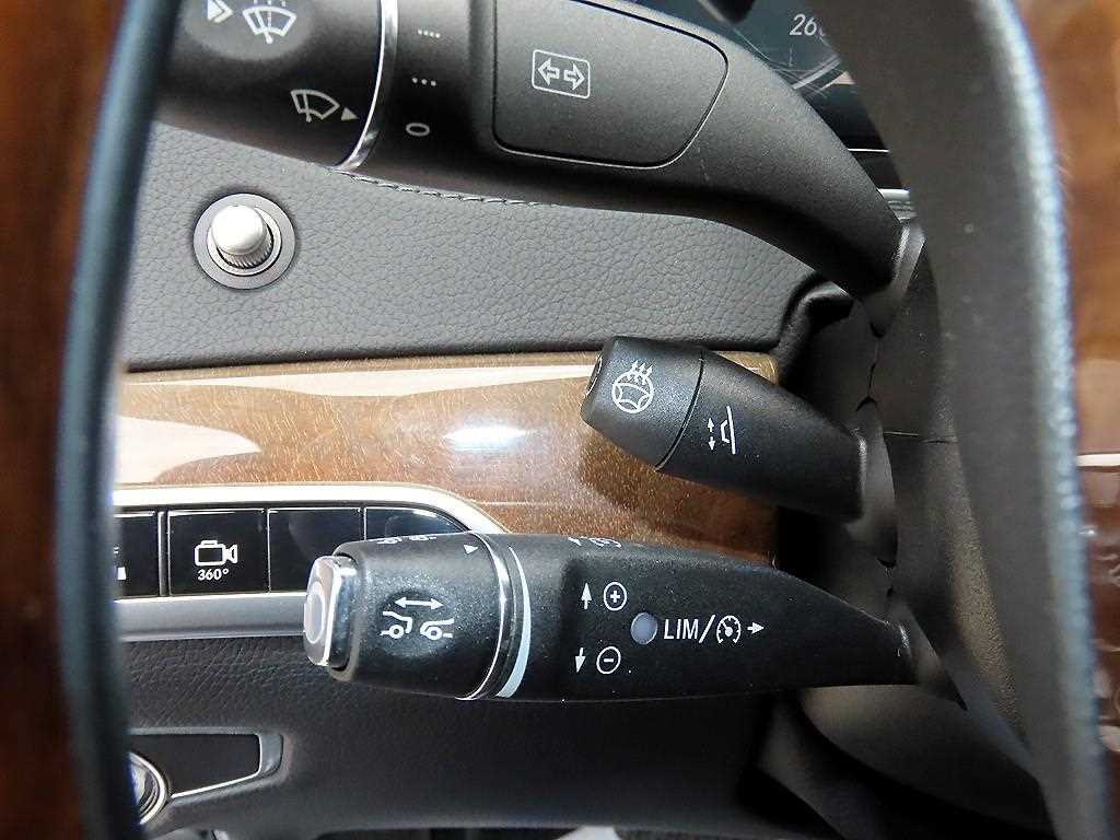 Mercedes-Benz S-Class — photo 12