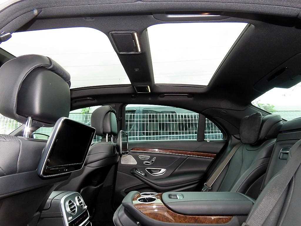 Mercedes-Benz S-Class — photo 16