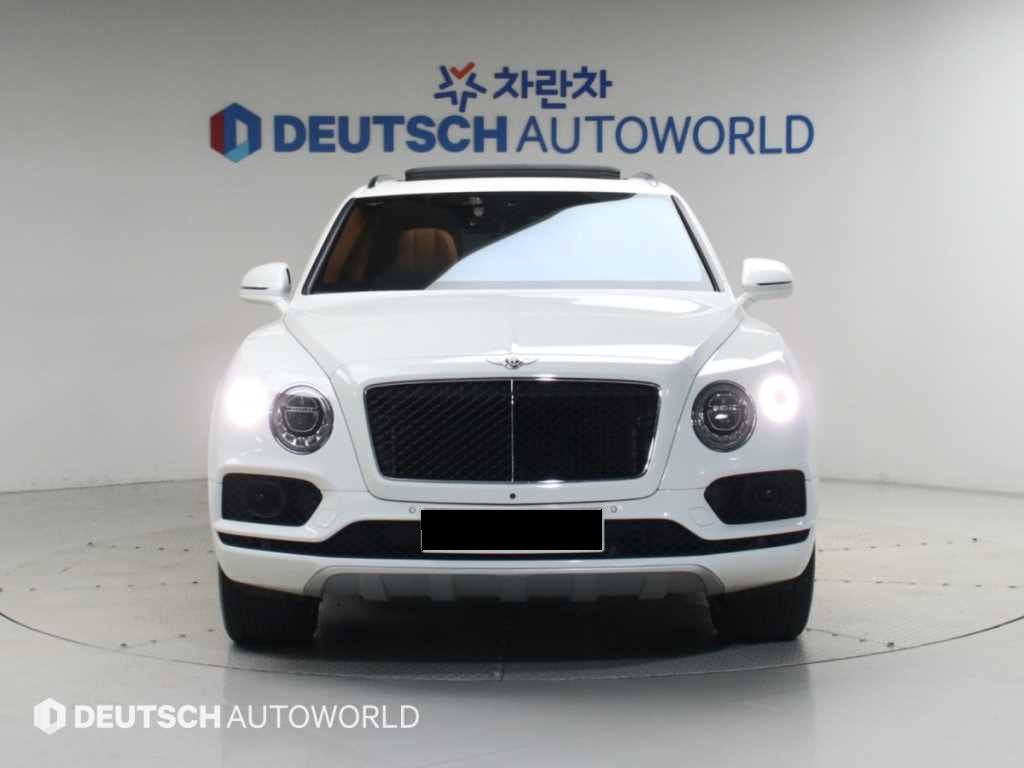 Bentley Bentayga — photo 03