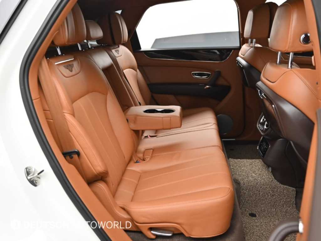 Bentley Bentayga — photo 12