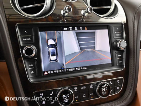 Bentley Bentayga — photo 15