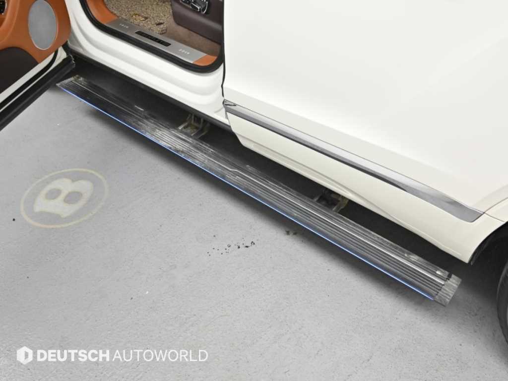 Bentley Bentayga — photo 16