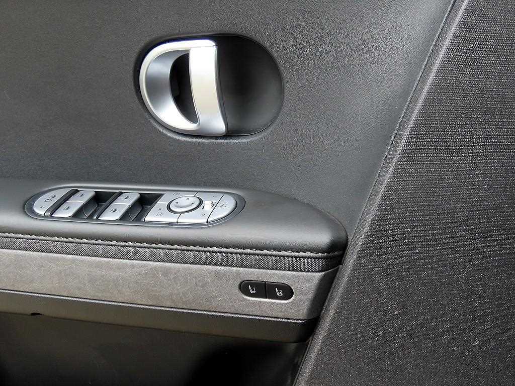 Hyundai Ioniq5 — photo 12