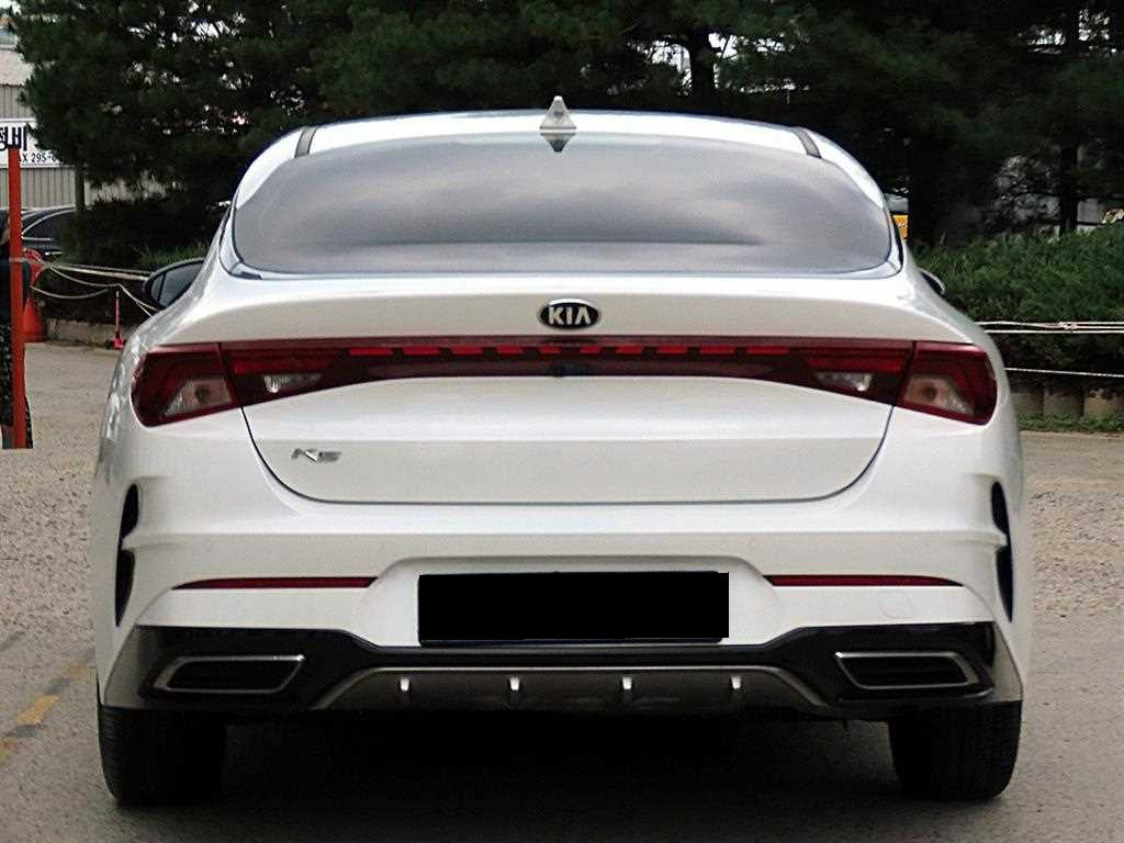 Kia K5 — photo 04