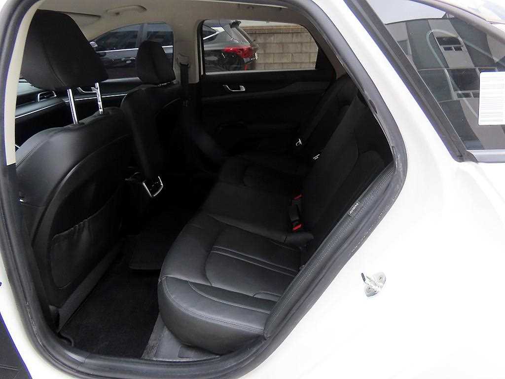 Kia K5 — photo 06
