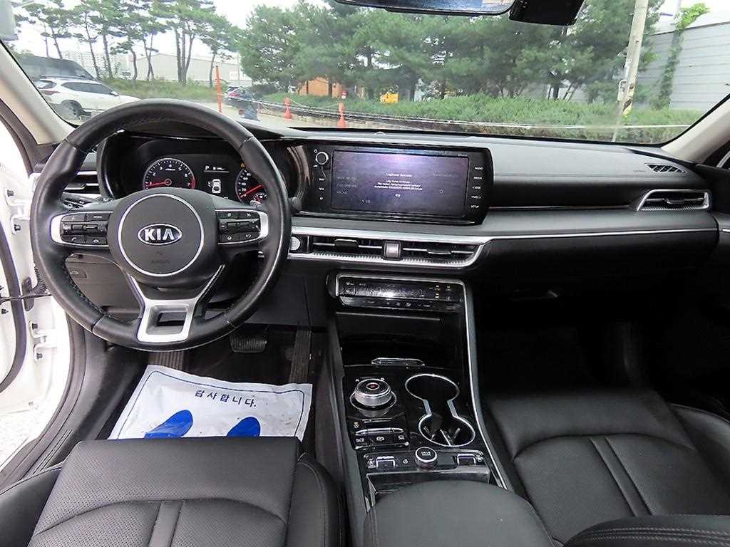 Kia K5 — photo 07
