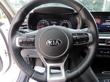 Kia K5 — photo 08